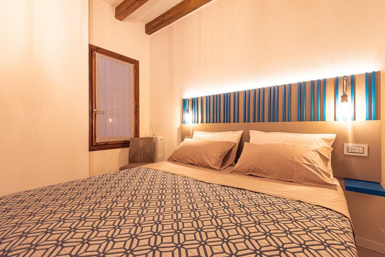 Dreamy Apartment Tre Corone Old Town Desenzano del Garda Exterior photo